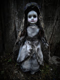 Niña Horror Doll