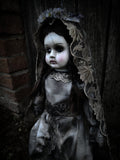 Niña Horror Doll