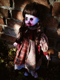 Poupée d'horreur de l'abbaye