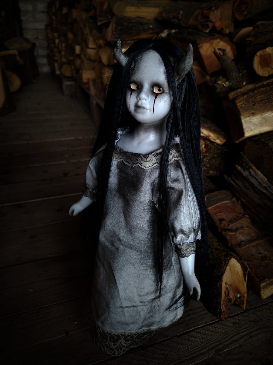 Devila Horror Doll – Horror Party Dolls
