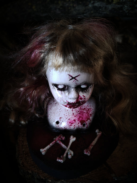 Hunger Horror Doll's Head
